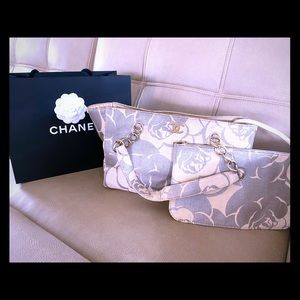 RESERVED‼️ DO NOT BUY‼️Chanel Vintage Camellia